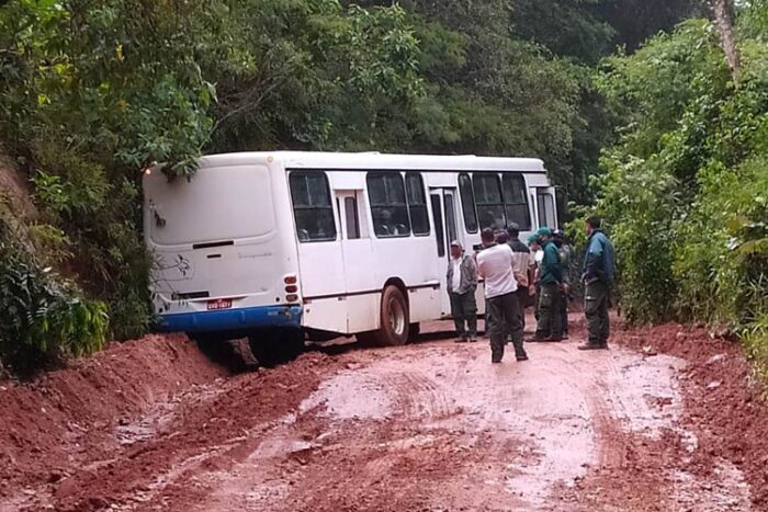 Estrada de acesso a Ibitipoca volta a sofrer com atoleiros 1 estrada ibitipoca