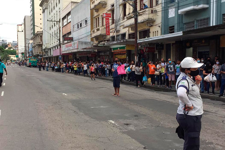 Ambulantes protestam na Avenida Getúlio Vargas 4 manifestacao camelos juiz de fora by fernando primao