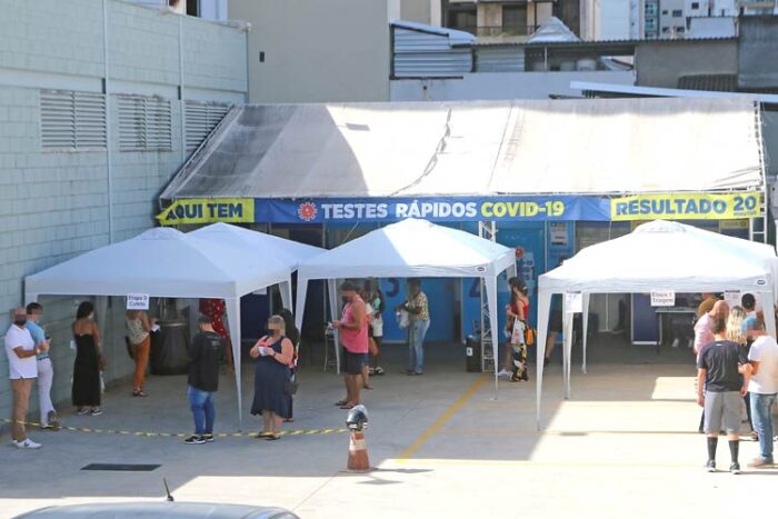 Laboratórios relatam dificuldades para adquirir testes de Covid-19 1 teste rapido covid by fernando priamo