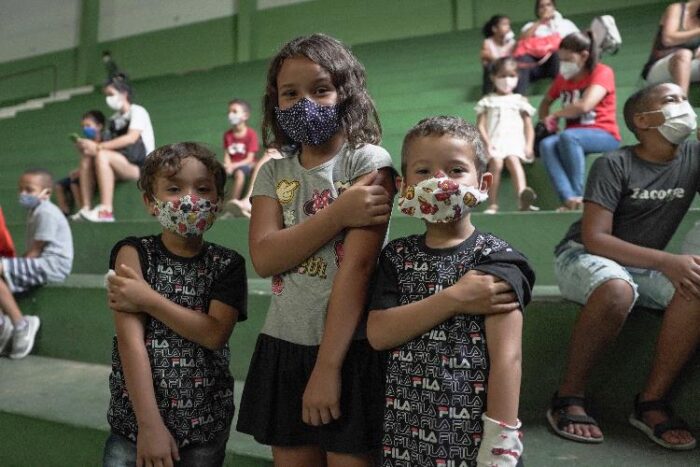 Pais atendem chamado e levam crianças para vacinar no Dia D 2 Dia D Vacinacao Infantil foto Barbara Landim5