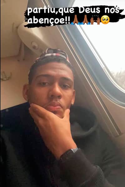 Com ajuda de fãs, atleta juiz-forano consegue trem para deixar a Ucrânia 1 Guilherme Smith Rosto no trem