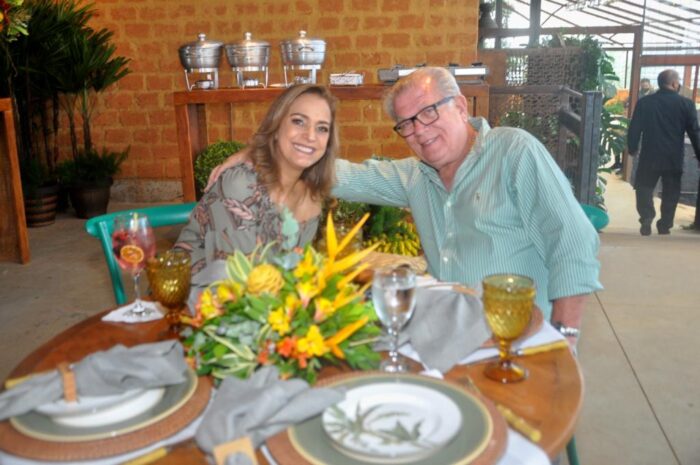 Cláudio Ferreira da Silva, Rodrigo Gherardi, o vice-governador Paulo Brant e Daniel Giotti, ontem, no almoço do Bacco 2 Ana e Laninho Cruz no Pátio Mirador Foto: Andréa Ottoni