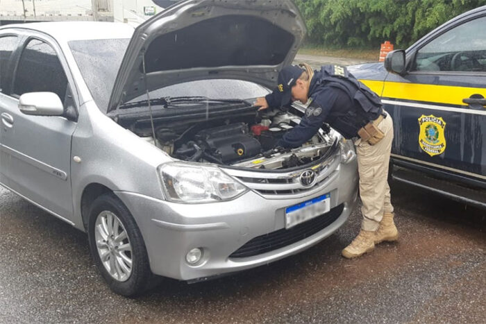 PRF apreende veículo clonado durante fiscalização na BR-040 1 apreensao prf 1302