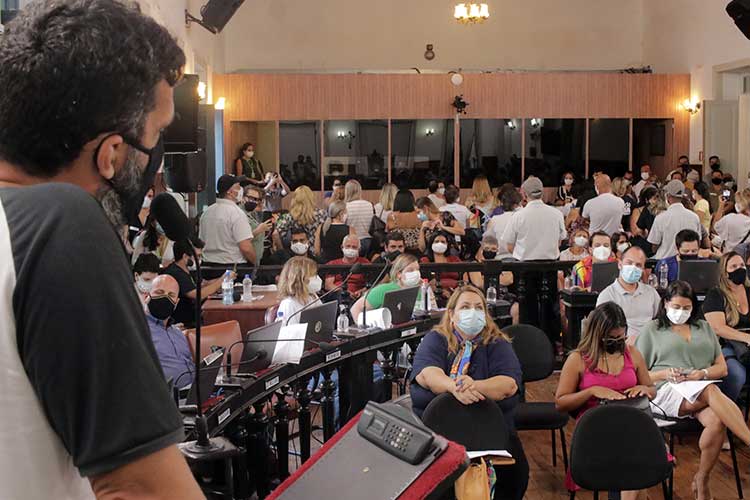 Protetores cobram melhorias no Canil Municipal em audiência na Câmara 1 audiencia canil municipal by felipe couri 2
