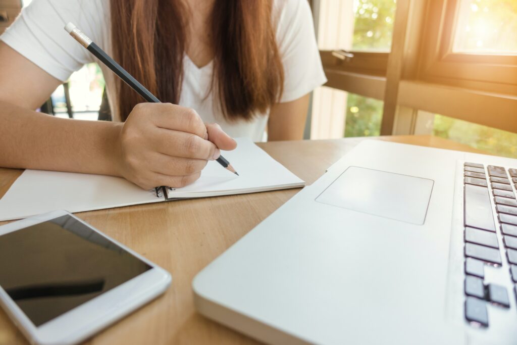 Aprender, desaprender e reaprender: Conheça os princípios do Lifelong Learning 2 pexels tirachard kumtanom 574285