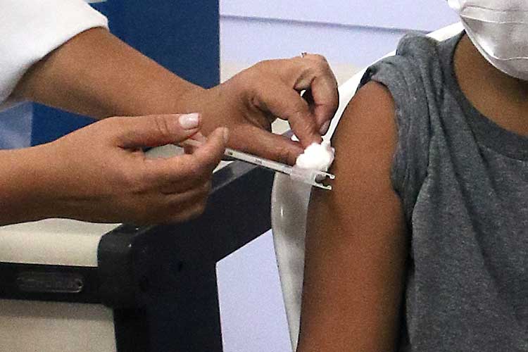 Dados da Pfizer mostram alta resposta imune após 3ª dose em crianças 1 vacina covid coronavirus by fernando priamo 2