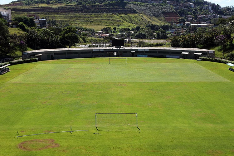 Estádio-Municipal---grama---fernando-priamo-(3) Estádio-Municipal---grama---fernando-priamo-(3)