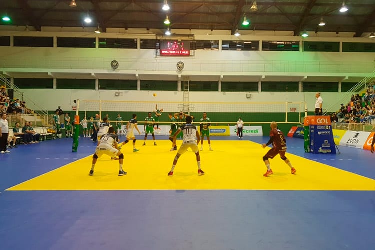 Do título para a "realidade": rebaixado à Superliga C, JF Vôlei pode dar pausa no time adulto 1 JF Volei Aprov Chapeco foto Divulgacao