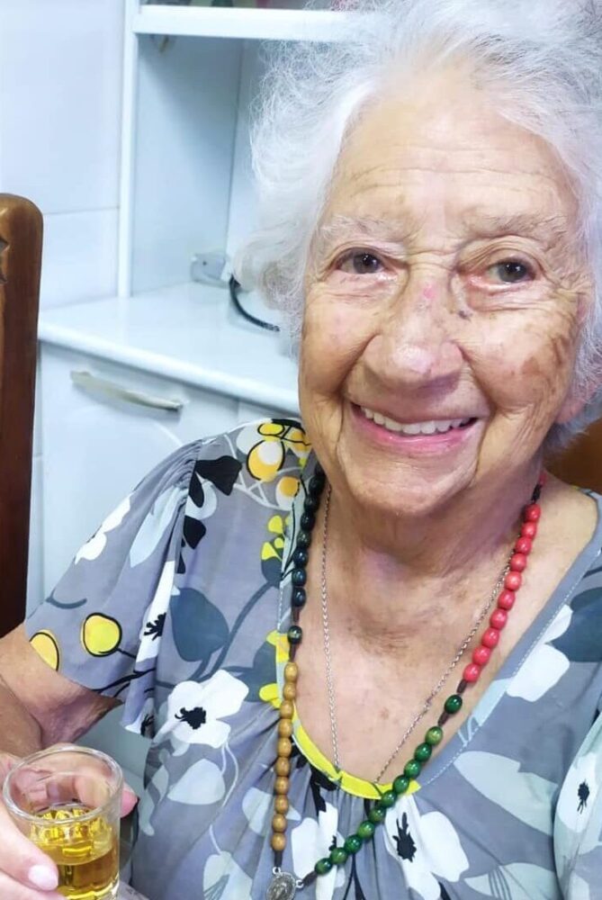 Babi Rossi e Tomás Antunes clicados na noite da Danke 2 Em grande estilo, dona Maria José Ottoni brinda seus 103 anos, que serão comemorados neste sábado
