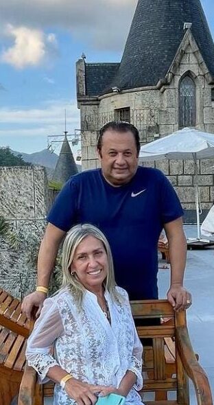 Alcedir Nunes e Elaine Moreira com a filha Maria Antônia, que foi batizada em Santana do Deserto e teve seu primeiro aniversário comemorado na Fazenda Boa Esperança 2 Karla e Luiz Antônio Naresi, em Itaipava