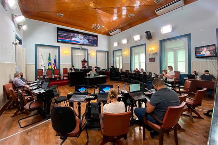 Procon elabora relatório sobre possível cartel entre postos de combustíveis de JF 1 audiencia by camara