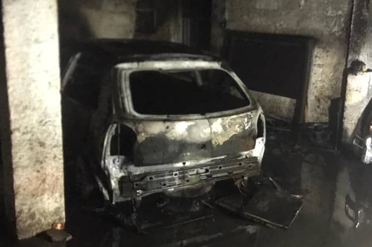 Sete pessoas são hospitalizadas após carro pegar fogo em garagem 1 incendio garagem by bombeiros