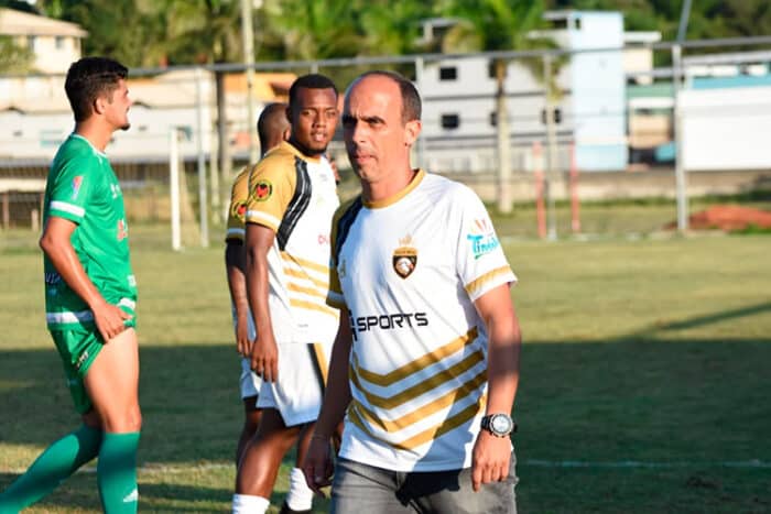 Allan Taxista Villa Real foto Isabella OIiveira