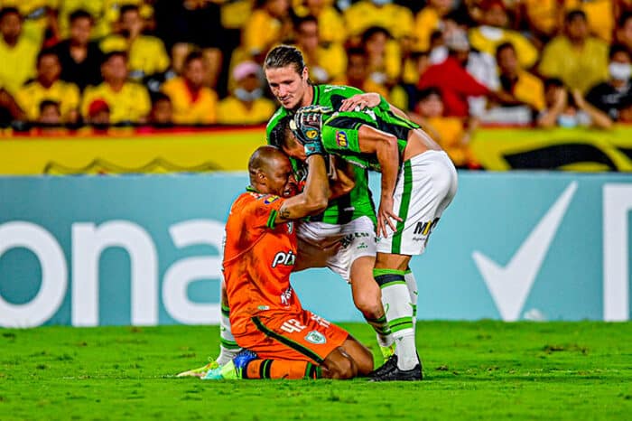 Saiba onde assistir América-MG x Independiente del Valle pela Libertadores 1 Jailson comemora classificação do América-MG na Libertadores