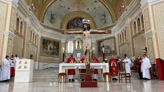 Sexta-feira da Paixão: fiéis acompanham ação litúrgica em Juiz de Fora 1 Catedral Sexta feira da Paixao foto Fernando Priamo 14