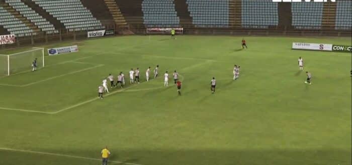 Tupi inicia Módulo II com derrota para remendado Ipatinga por 2 a 0 2 Ipatinga x Tupi impedimento foto Reproducao Eleven Sports