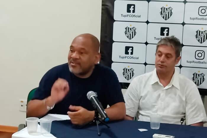 Cloves Santos deixa o Tupi, e presidente afirma não ter sido notificado 1 Tupi Cloves e Tiquinho foto Bruno Kaehler 1