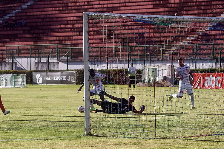 Tupynambás-gol-perdido---fernando-priamo-(2) Tupynambás-gol-perdido---fernando-priamo-(2)