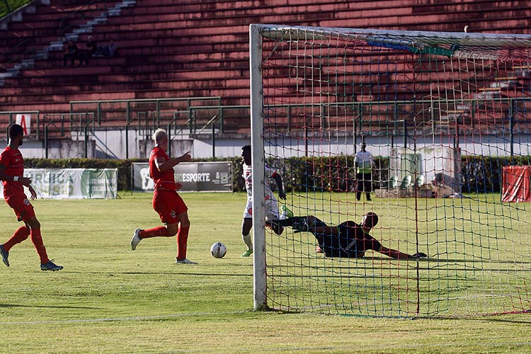 Tupynambás-gol-perdido---fernando-priamo-(3) Tupynambás-gol-perdido---fernando-priamo-(3)