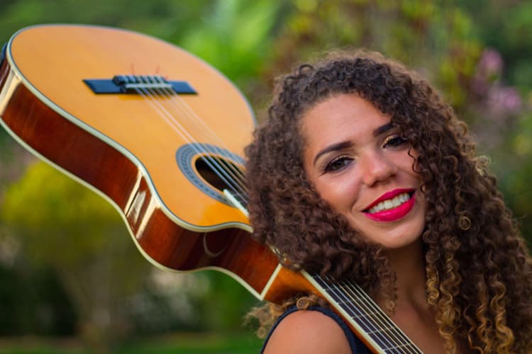 Carol Tavvares lança EP, 'O que vale' 1 caroltavvares