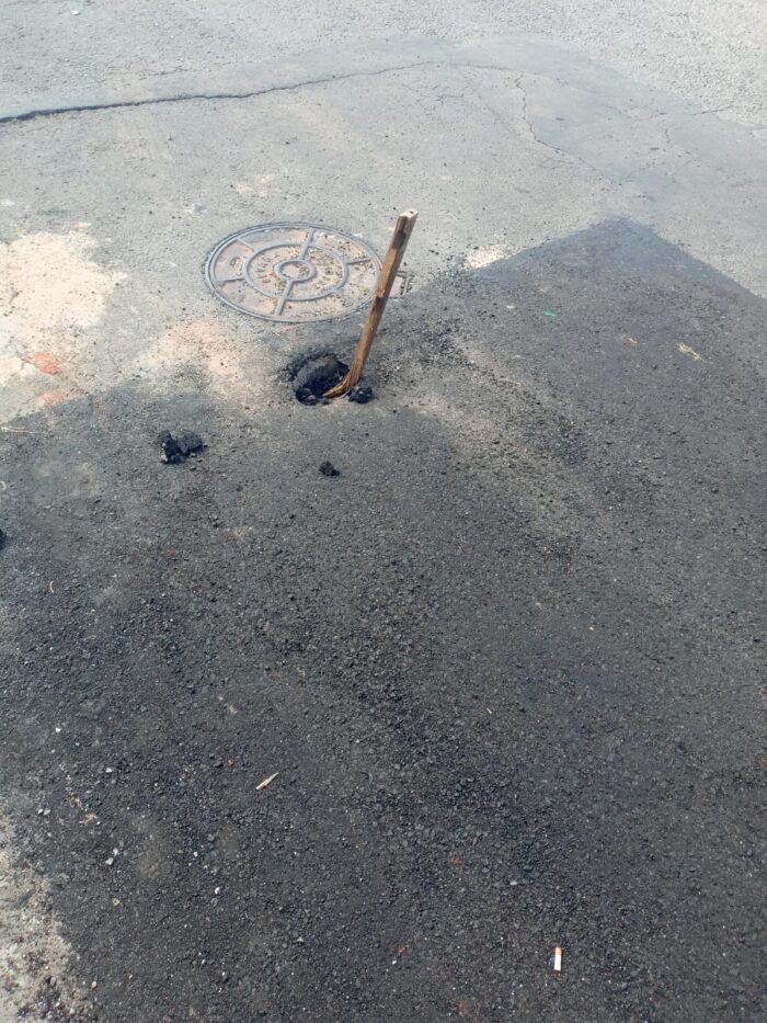 Moradores reclamam de buraco em rua no Nova Era 1 vu06.04