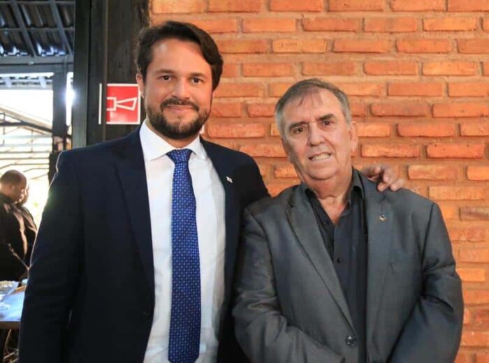 O secretário de Estado de Desenvolvimento, Fernando Passalio e o presidente da Associação Comercial, Aloísio Vasconcelos na Estação São Pedroc 1 O secretário de Estado de Desenvolvimento, Fernando Passalio e o presidente da Associação Comercial, Aloísio Vasconcelos na Estação São Pedro