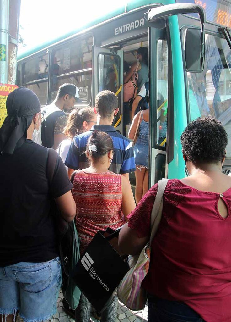 RETROSPECTIVA 2022 - MAIO 1 Moradores de JF reclamam da falta de ônibus suficientes para atendimento À demanda