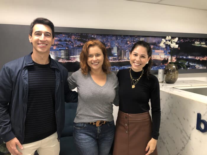 O secretário de Estado de Desenvolvimento, Fernando Passalio e o presidente da Associação Comercial, Aloísio Vasconcelos na Estação São Pedroc 2 A nova superintendente do Independência Shopping, Juliana Schmidt ladeada pelo gerente de marketing Jonas Mendonça, e sua antecessora Giseli Leal