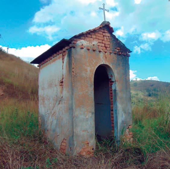 capela-abandonada capela-abandonada