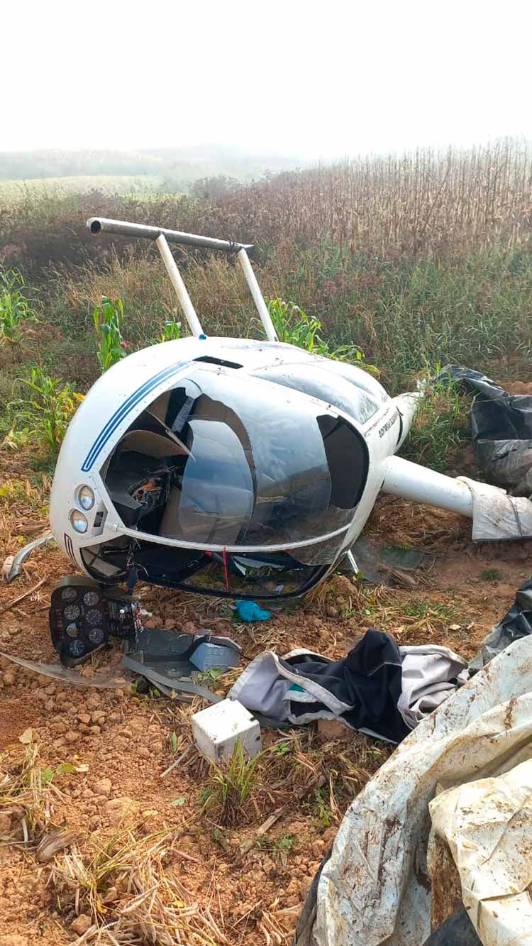 helicoptero caiu em Uba divulgacao corpo de bombeiros