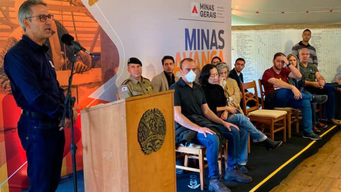 Em Lima Duarte, Zema anuncia obras na estrada para Ibitipoca 1 zema