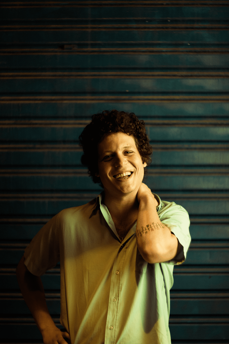 Entrevista: Chico Chico fala sobre seu disco 'Pomares' 1 CHICO CHICO FOTO dudu Mafra