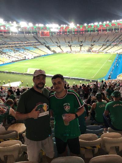 Despedida de Fred: mais de 300 torcedores do Fluminense de JF e região vão ao Maracanã 2 Fluminense Pedro Sander e pai Alexsander arquivo pessoal