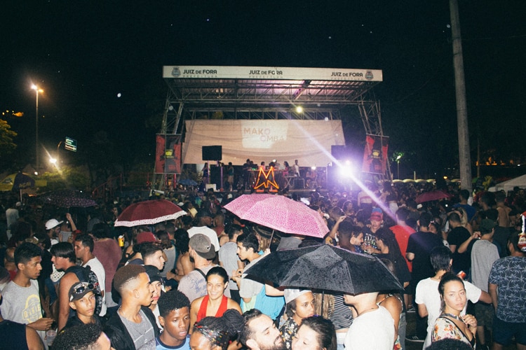 Completando 20 anos, palco da Praça Antônio Carlos será demolido 3 Praça Antônio Carlos