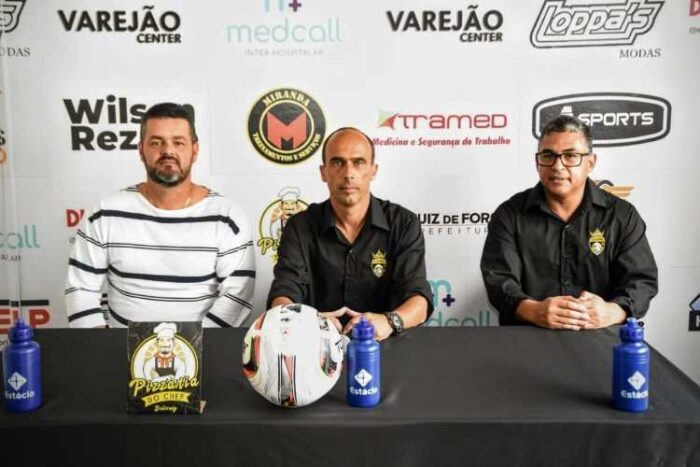 Villa Real divulga “elenco juiz-forano” e exalta estrutura para o Mineiro 1 Villa Real Apresentacao Mineiro foto Isabella Oliveira EC Villa Real site