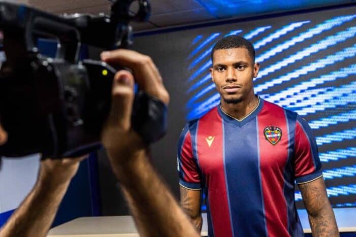 Ex-Inter, juiz-forano Wesley Moraes é apresentado no espanhol Levante 1 Wesley Moraes foto Levante