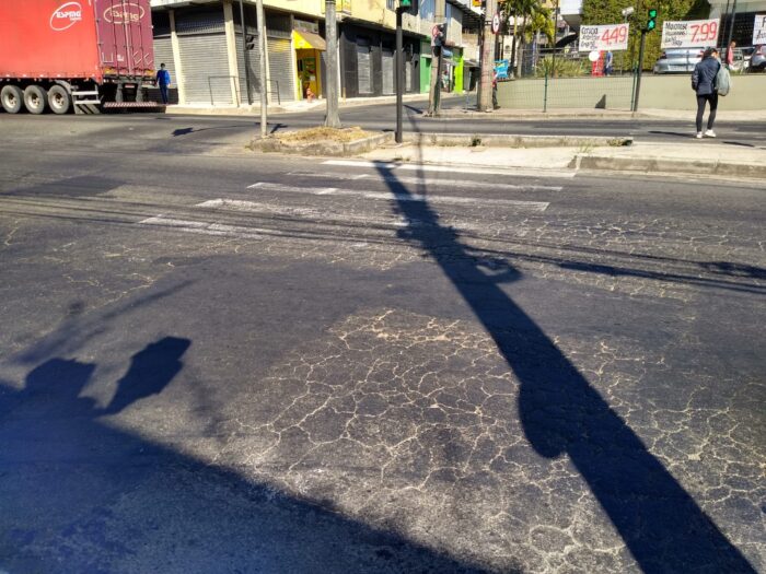 Faixa de pedestre apagada na Avenida JK 1 WhatsApp Image 2022 07 25 at 11.22.40