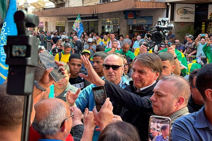 Em Juiz de Fora, Bolsonaro abre campanha e discursa no Calçadão da Rua Halfeld 8 08 a bolsonaro em jf gabriel