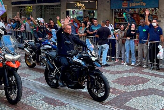 Em Juiz de Fora, Bolsonaro abre campanha e discursa no Calçadão da Rua Halfeld 10 099 bolsonaro em jf gabriel