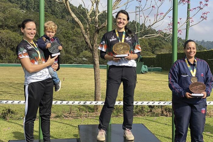 1 Priscila Macedo tiro esportivo foto arquivo pessoal