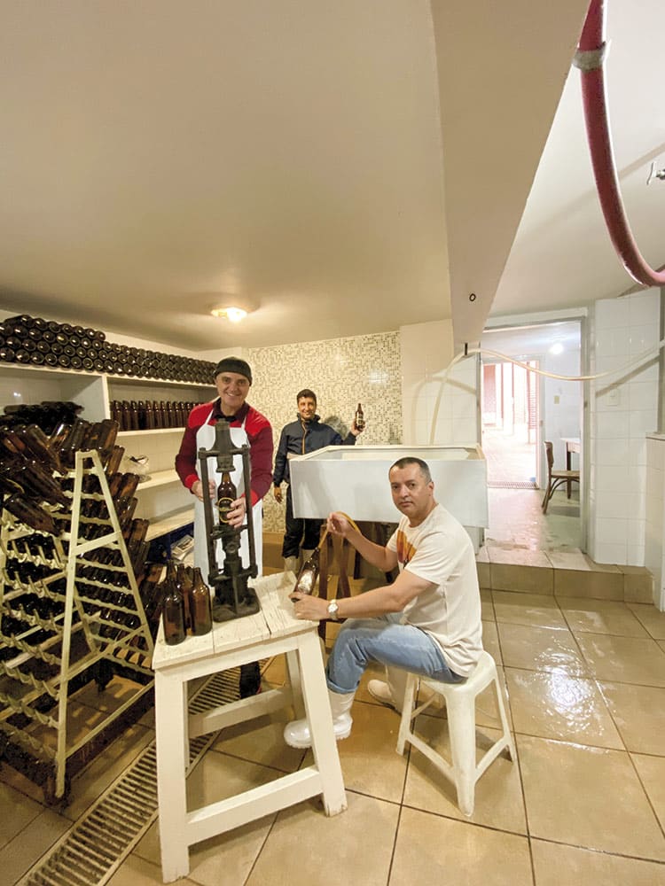 Setor cervejeiro profissional dobra em cinco anos em Juiz de Fora 1 3cerveja dos padres divulgacao hofbauer