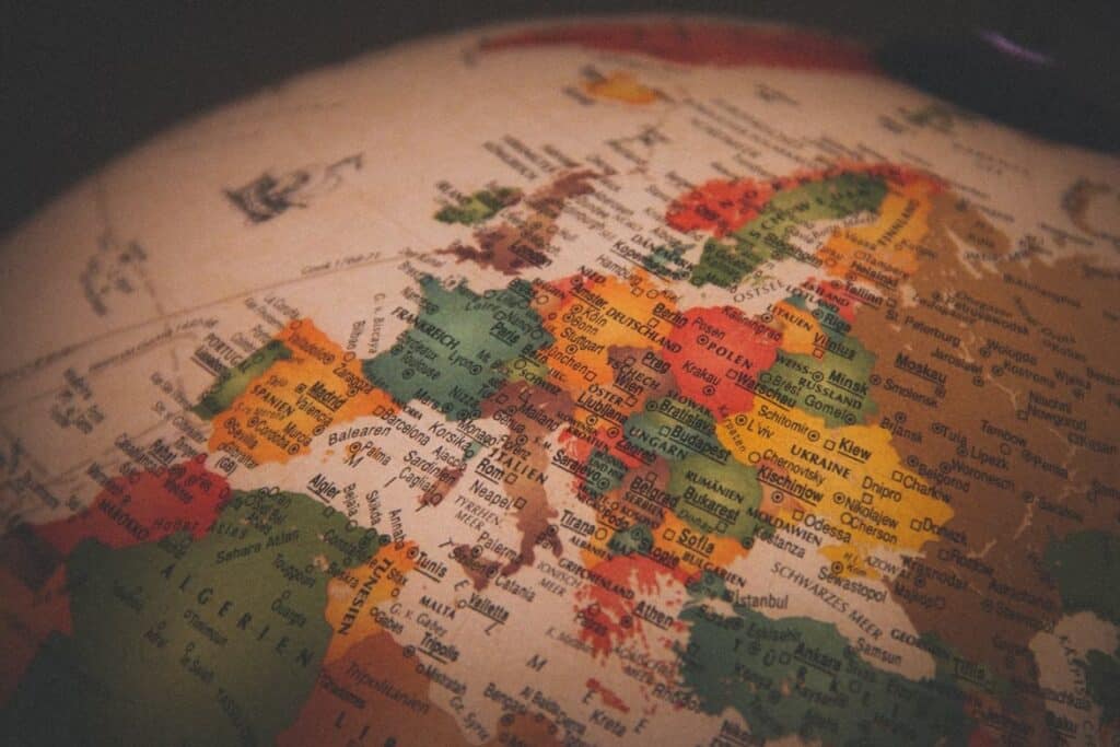 Europa: Destino Turístico que Nunca Sai de Moda 1 Foto ilustrativa globo terrestre