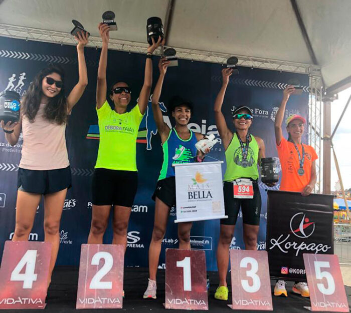 Aline Barbosa e Flávio Stumpf vencem a 10ª Meia Maratona de JF 2 Meia Maratona Podio Feminino Aline Barbosa