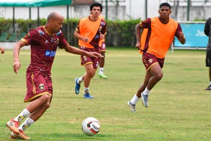 Ramonzinho Villa. Foto Isabella Oliveira destacada