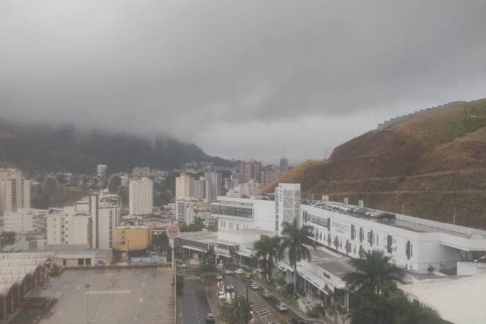 chuva em juiz de fora apos estiagem by eduardo valente e1660134170170