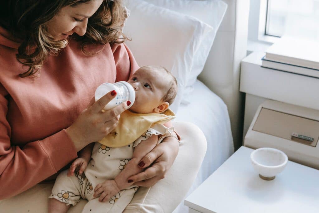 Agosto Dourado: Como extrair, armazenar e conservar o leite materno 1 pexels sarah chai 7282908