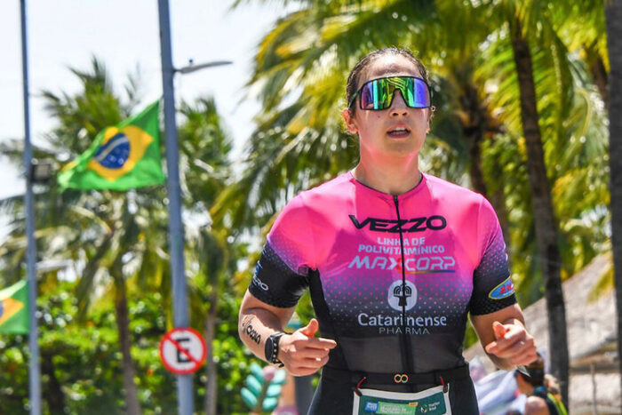 Juiz-forana é campeã brasileira de triathlon e irá disputar o Mundial 1 Juiz-forana Andressa Miana correndo.
