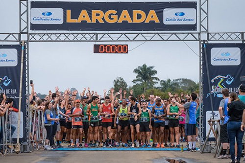 Com mais de 2 mil inscritos, 10ª Corrida Camilo dos Santos ocorre neste domingo 1 Atletas que vão participar da corrida dão a largada,