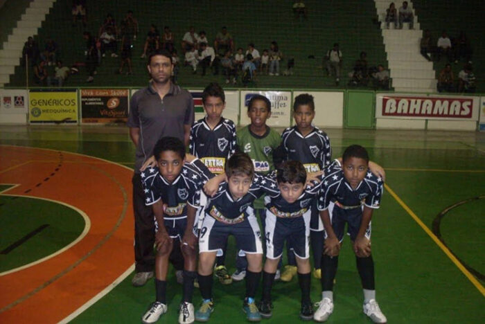 Hiago atleta surdo e equipe 2. Arquivo pessoal