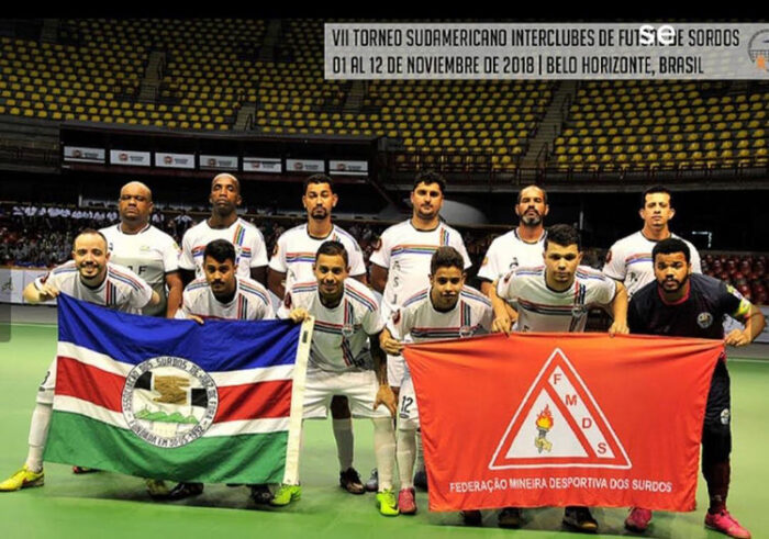 Hiago atleta surdo e equipe 3. Arquivo pessoal